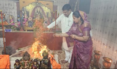 विधायक गजेन्द्र यादव ने दी रामनवमी की शुभकामनायें, महाअष्टमी पर देवी मंदिर में पहुंचकर हवन आरती में शामिल हुए