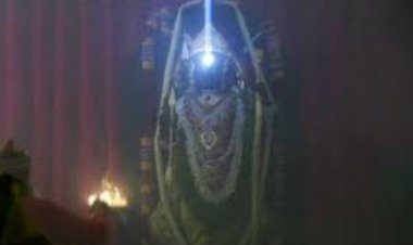 अयोध्या में रामलला का सूर्यतिलक हुआ, बड़ी संख्या में भक्त राम मंदिर पहुंचे, सुरक्षा के कड़े इंतजाम