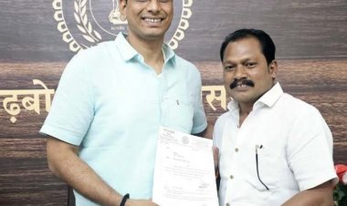 भिलाई नगर विधायक देवेन्द्र यादव के  प्रतिनिधि निरंजन बिसाई, जुटिष्टी बिसाई उर्फ राजू सहित अन्य के खिलाफ वैशाली नगर थाना पुलिस ने मारपीट के आरोप में अपराध दर्ज किया