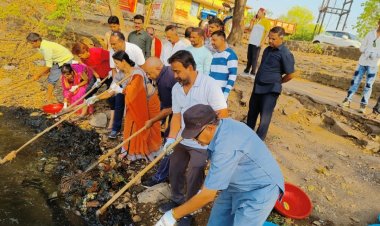 महापौर,एमआईसी,पार्षदो सहित सैकड़ों नागरिको ने तालाब का सफाई लिया संकल्प,स्वच्छता के लिए श्रमदान