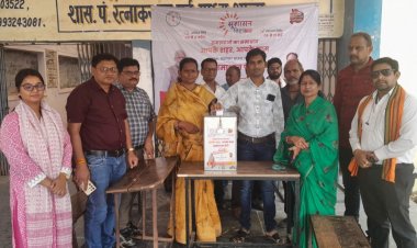 सुशासन तिहार,समाधान पेटी,आज पहला दिन महापौर पहुँची शिविर में,लोगो से मुलाकात कर मांग व शिकायत समाधान पेटी में डालने की अपील