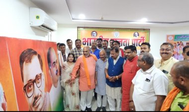 दुर्ग भाजपा स्थापना दिवस पर ऐतिहासिक प्रदर्शनी प्रदर्शनी का आयोजन,दुर्ग सांसद व विधायक ने किया उद्घाटन