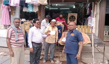 सुपेला संडे बाजार सड़क के ऊपर व्यापार करने वालों पर निगम ने फिर की कार्रवाई