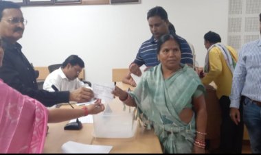 नगर निगम भिलाई में अक्षय तृतीया के अवसर पर प्रधानमंत्री आवास योजना का लाॅटरी निकाला गया