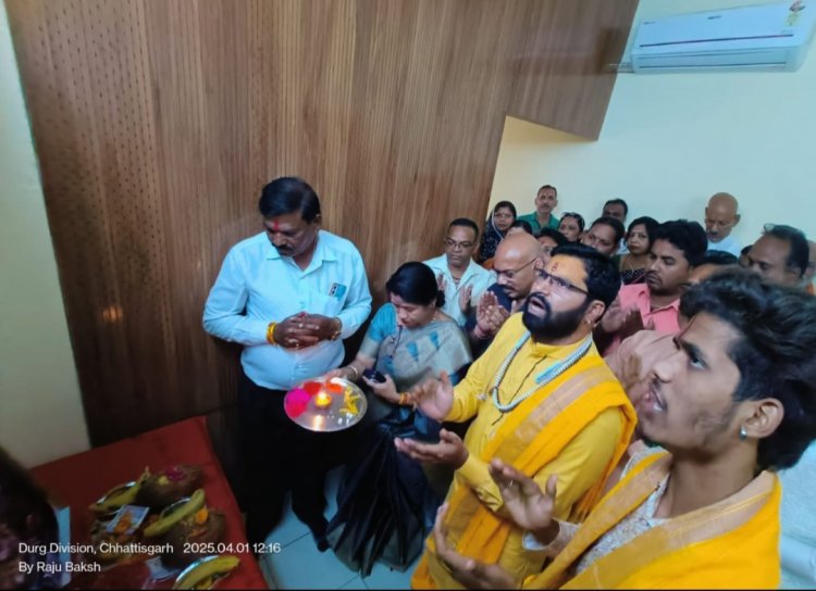 निगम के नवनियुक्त महापैर परिषद के 11 सदस्यों ने श्रीगणेश की पूजा-अर्चना कर पदभार ग्रहण किया