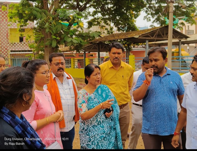 महापौर पहुँची गायत्री वार्ड 25 नागरिको की मांग पर बंद पड़े उद्यान का किया निरीक्षण,जीर्णोद्धार के प्रस्ताव बनाने के निर्देश