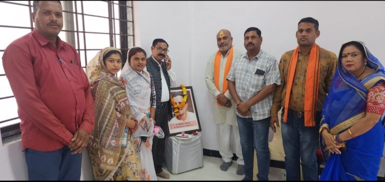 भारतीय जनता पार्टी के स्थापना दिवस के कार्यक्रमों की कार्ययोजना को लेकर उतई रेस्ट हाउस में उतई मंडल की आवश्यक कार्यकारिणी बैठक आयोजित
