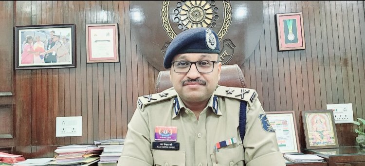 पुलिस महानिरीक्षक दुर्ग रेंज ने महिला एवं बच्चों से संबंधित लंबित प्रकरणों की समीक्षा की