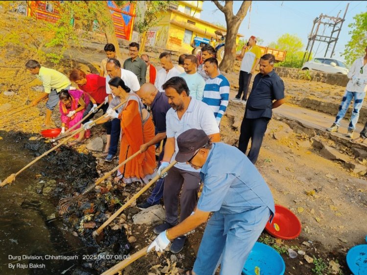 महापौर,एमआईसी,पार्षदो सहित सैकड़ों नागरिको ने तालाब का सफाई लिया संकल्प,स्वच्छता के लिए श्रमदान