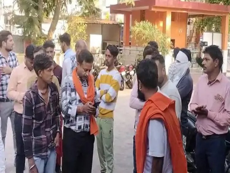 दुर्ग के मोहन नगर थाना अंतर्गत एक मूकबधिर 19 साल की लड़की से मुंह बोला चाचा ने की छेड़छाड़ ,आरोपी गिरफ्तार