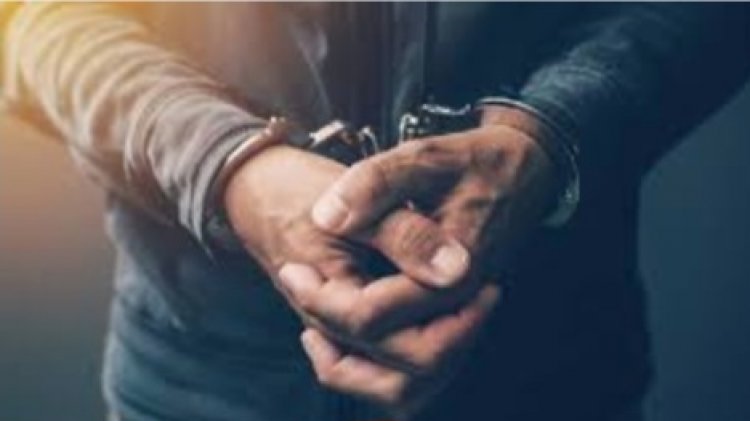 तहसीलदार और पटवारी को पुलिस ने किया गिरफ्तार
