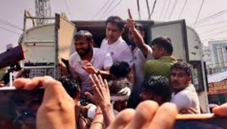 पटना में सियासी बवाल, हिरासत में लिए गए कन्हैया कुमार, पुलिस ने खूब भांजी लाठियां