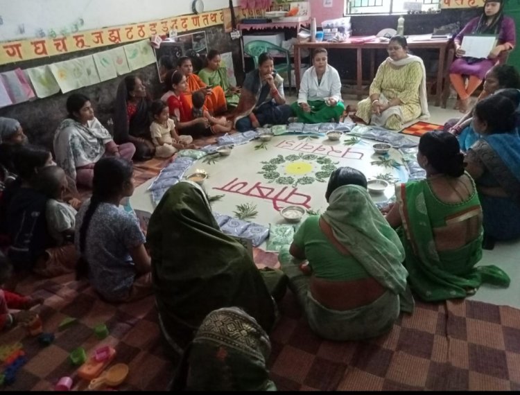 पोषण पखवाड़ा के तहत जागरूकता कार्यक्रम आयोजित कर गर्भावस्था में सही पोषण के बारे में बताया गया