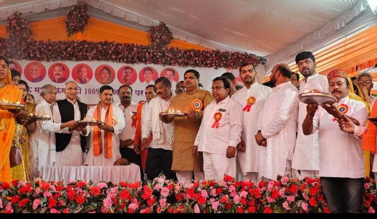 दुर्ग में कर्मा जयंती- केन्द्रीय मंत्री तोखन साहू और विधायक गजेन्द्र यादव हुए शामिल