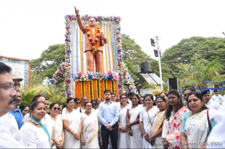 दुर्ग कलेक्टर ने डॉ. भीमराव अम्बेडकर की जयंती पर उन्हें किया नमन