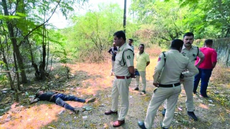 नगर निगम भिलाई के पीछे वाले हिस्से में गुरुवार की सुबह एक युवक की मिली लाश, मृतक भिलाई राम नगर का निवासी
