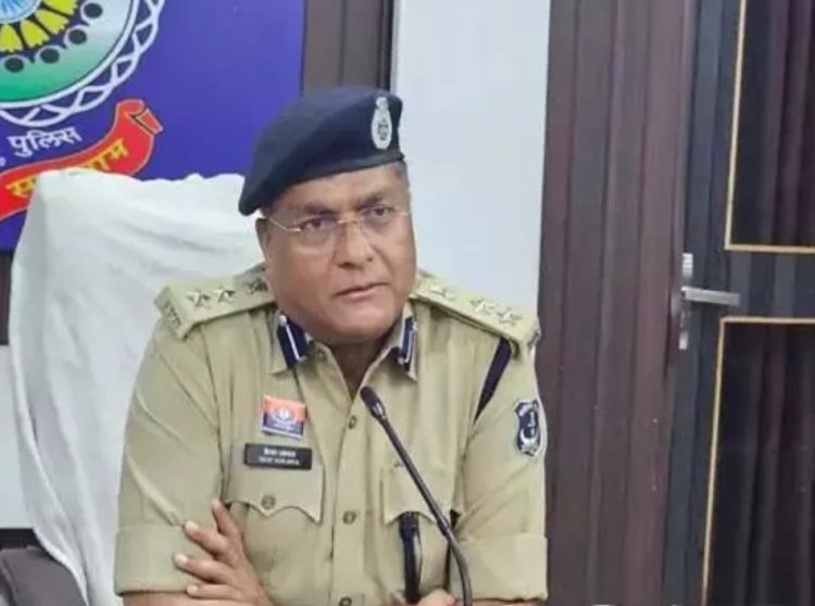 दुर्ग वरिष्ठ पुलिस अधीक्षक विजय अग्रवाल ने किया आरक्षक को बर्खास्त