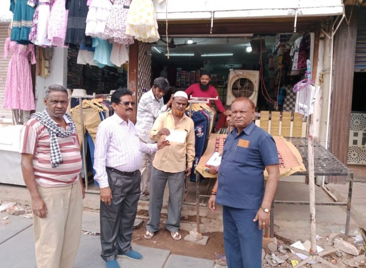 सुपेला संडे बाजार सड़क के ऊपर व्यापार करने वालों पर निगम ने फिर की कार्रवाई