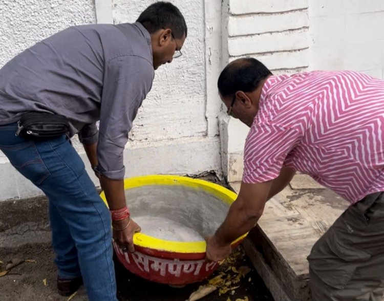 दुर्ग के सभी प्रमुख मन्दिरों में रखा गया पानी का पात्र ताकि सुरक्षित रहें जीव-जंतु