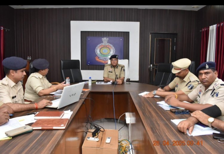 वरिष्ठ पुलिस अधीक्षक द्वारा आज दिनांक को यातायात पुलिस की मीटिंग लेकर जिले की यातायात व्यवस्था को "सुगम-सुरक्षित" बनाने दिए गए आवश्यक निर्देश