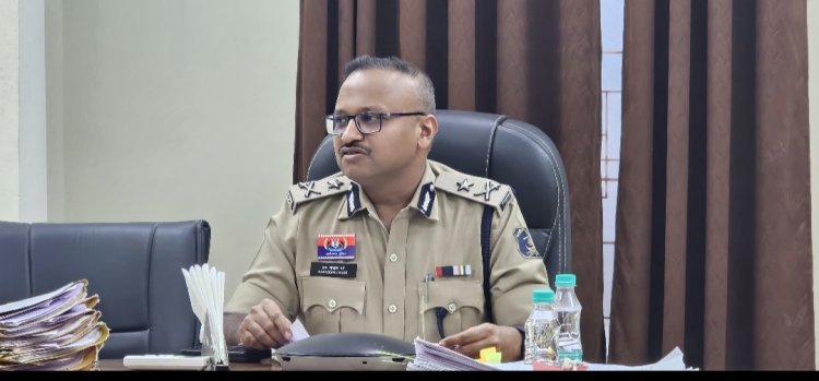 दोषमुक्ति प्रकरणों की समीक्षा हेतु अभियोजन अधिकारियों की बैठक आयोजित ,पुलिस महानिरीक्षक दुर्ग रेंज श्री रामगोपाल गर्ग द्वारा की गई महत्वपूर्ण चर्चा