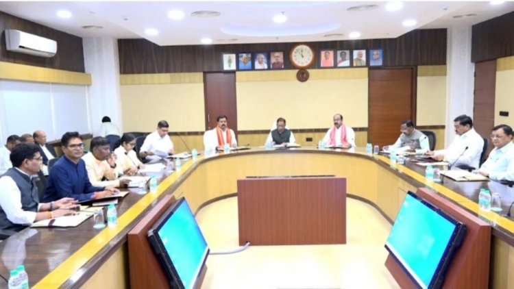साय कैबिनेट का बड़ा फैसला, बीएड सहायक शिक्षकों का होगा समायोजन, मुख्यमंत्री ग्रामीण बस सुविधा योजना होगी शुरू, जानिए अन्य फैसले…