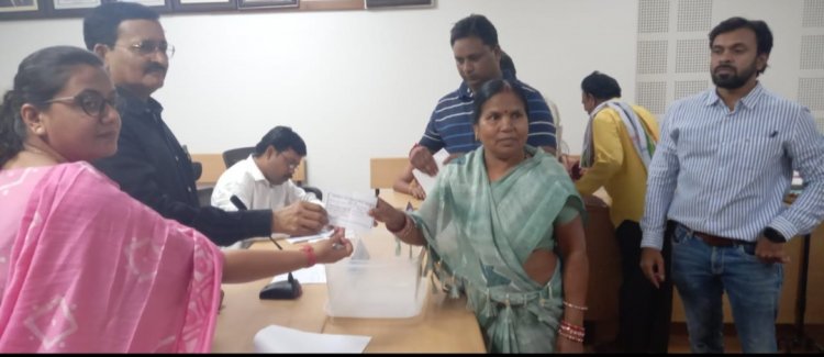नगर निगम भिलाई में अक्षय तृतीया के अवसर पर प्रधानमंत्री आवास योजना का लाॅटरी निकाला गया