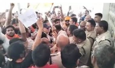 बिलासपुर: सिविल लाइन थाने में हंगामा, हिंदूवादी नेता के खिलाफ हुई कार्रवाई का विरोध