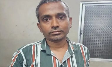 भिलाई के चौहान ग्रीन वैली कॉलोनी में पुलिस का छापा, रेलवे कर्मचारी के फ्लैट में मिला  यूज कंडोम, 100 से ज्यादा मोबाइल ,आरोपी से पूछताछ जारी