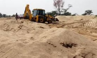 रेत घाट में लोडेड पिस्टल देख रहा था युवक, अचानक चल गई गोली, गंभीर हालत में अस्पताल में कराया गया भर्ती