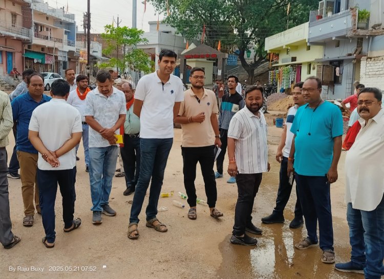 बडी नालियों के निर्माण कार्यो के प्रस्ताव तैयार करने,सड़क सीमा से बाहर अतिक्रमणकर्ताओं को नोटिस देकर 24 घंटे में कार्रवाही करने निर्देश