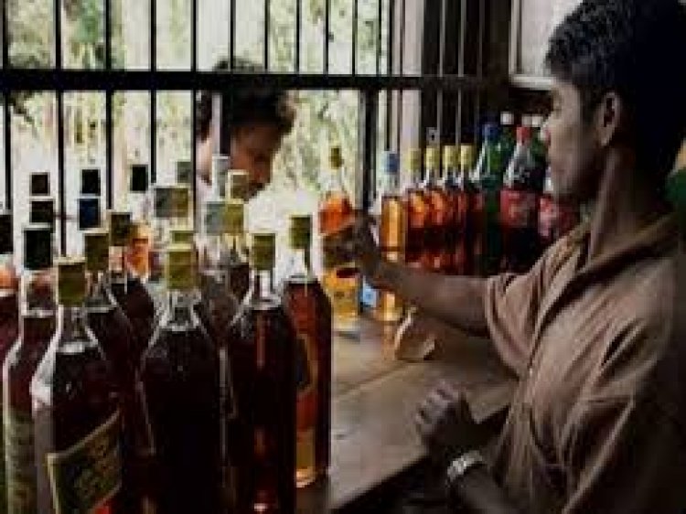 दुर्ग:मिलावटी शराब बेच रहे थे कर्मचारी, दुर्ग आबकारी अधिकारी को नोटिस