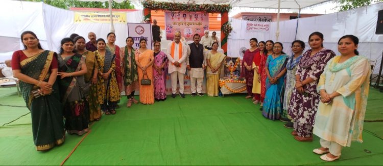 दुर्ग सांसद विजय बघेल व दुर्ग ग्रामीण विधायक ललित चंद्राकर ने आश्रम पहुंचकर क्रांतिकारी सुखदेव राज की 52वीं पुण्यतिथि पर श्रद्धा सुमन अर्पित किया