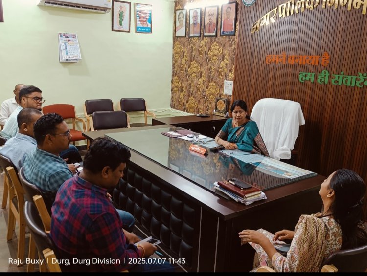 मेयर ने इंजीनियरों को सौंपे नए प्रभार,और महापौर कक्ष में बैठक ली