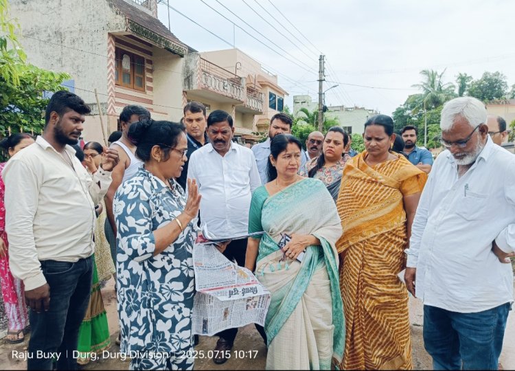 महापौर ने किया वार्ड 50 बोरसी भाठा का भ्रमण,समस्यों से हुए रूबरू,समस्याओं के निवारण के लिए अधिकारी को निर्देश