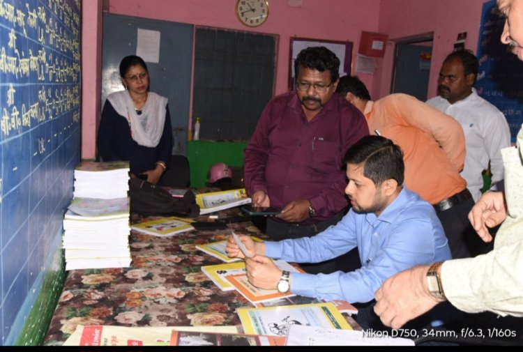 कलेक्टर अभिजीत सिंह ने किया शासकीय प्राथमिक शाला पुलगांव का औचक निरीक्षण