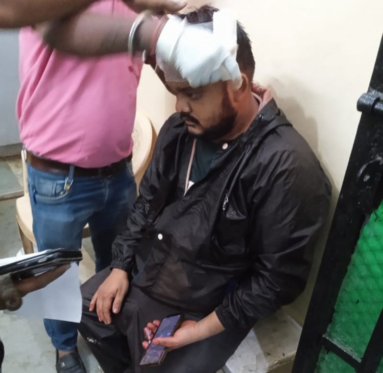 घायल व्यक्ति को दुर्ग यातायात पुलिस ने समय पर पहुंचाया अस्पताल