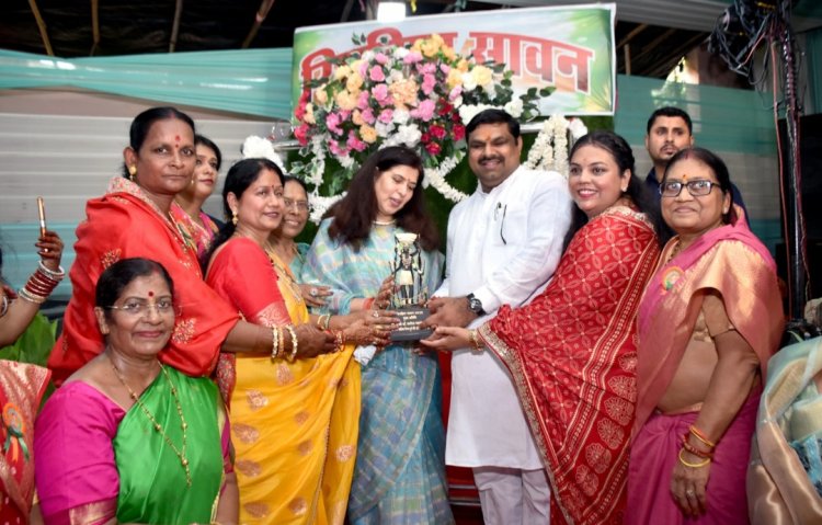 सावन मेला का शुभारंभ, मनोरंजक प्रतियोगिताएं रही आकर्षण का केन्द्र,निगम द्वारा आयोजित दो दिवसीय सावन मेला में महिलाओं की जुटी भीड़