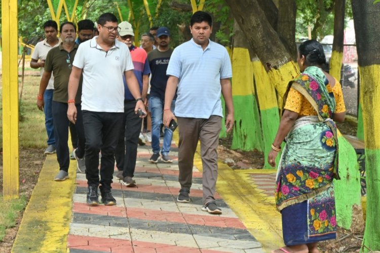 भिलाई : आयुक्त ने निर्माणाधीन रेन वाटर हार्वेस्टिंग एवं उद्यानों का निरीक्षण किए   