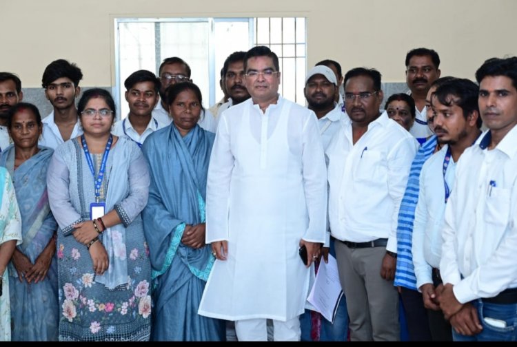 सुपेला शासकीय अस्पताल को विधायक रिकेश ने दी दो वेंटीलेटर एम्बुलेंस की सौगात