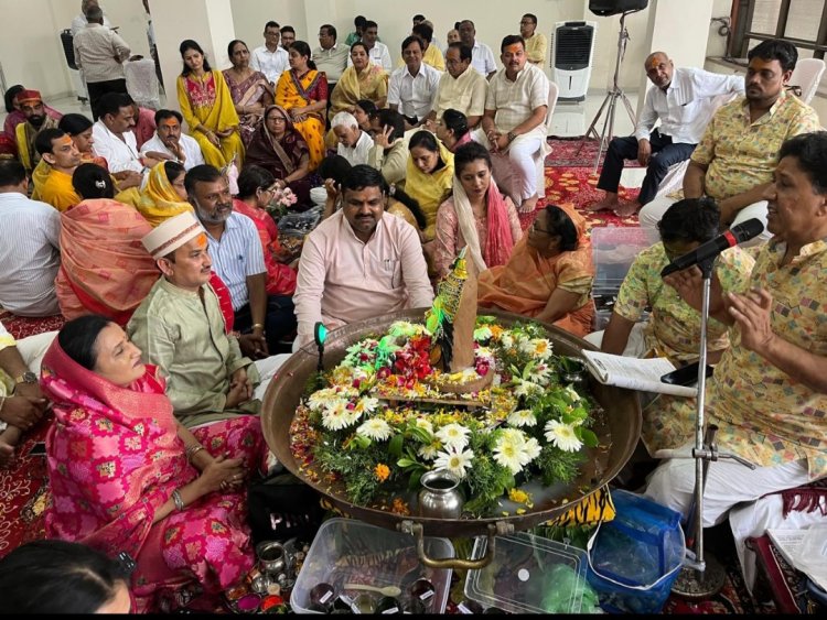 दुर्ग शहर में पार्थिव शिवलिंग का रुद्राभिषेक के साथ मधुर गीत एवं आकर्षक झांकी की हुई प्रस्तुति