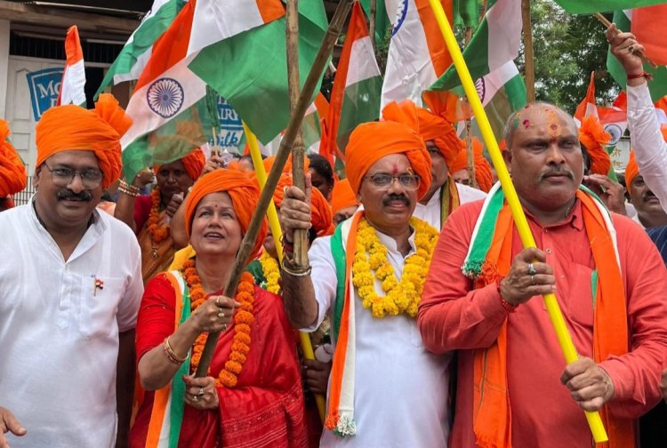 देशभक्ति का संदेश लेकर निकली भव्य तिरंगा रैली, हर घर तिरंगा के संग गूंजे स्वच्छता के नारे,दुर्ग में भव्य तिरंगा रैली, हर घर तिरंगा के संग गूंजे स्वच्छता के नारे
