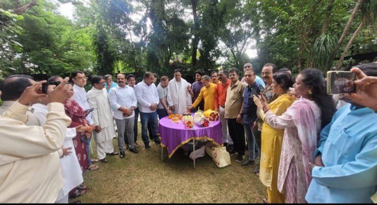 पूर्व राज्यमंत्री बीडी कुरैशी के जन्मदिन में सैकड़ों कांग्रेसियों ने दी बधाई 