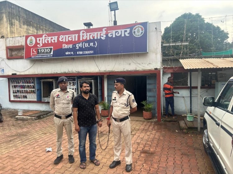 सीबीआई एवं क्राईम ब्रांच अधिकारी बनकर सायबर ठगी को दिया अंजाम, 01 आरोपी मेरठ उ.प्र से गिरफ्तार