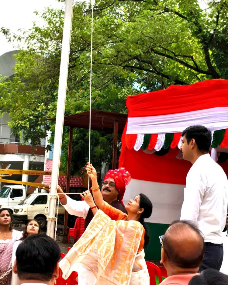 महापौर, सभापति और आयुक्त ने ध्वजारोहण कर शुभकामनाएं दी,उत्कृष्ट कार्य करने वाले निगम कर्मचारियों का हुआ सम्मान