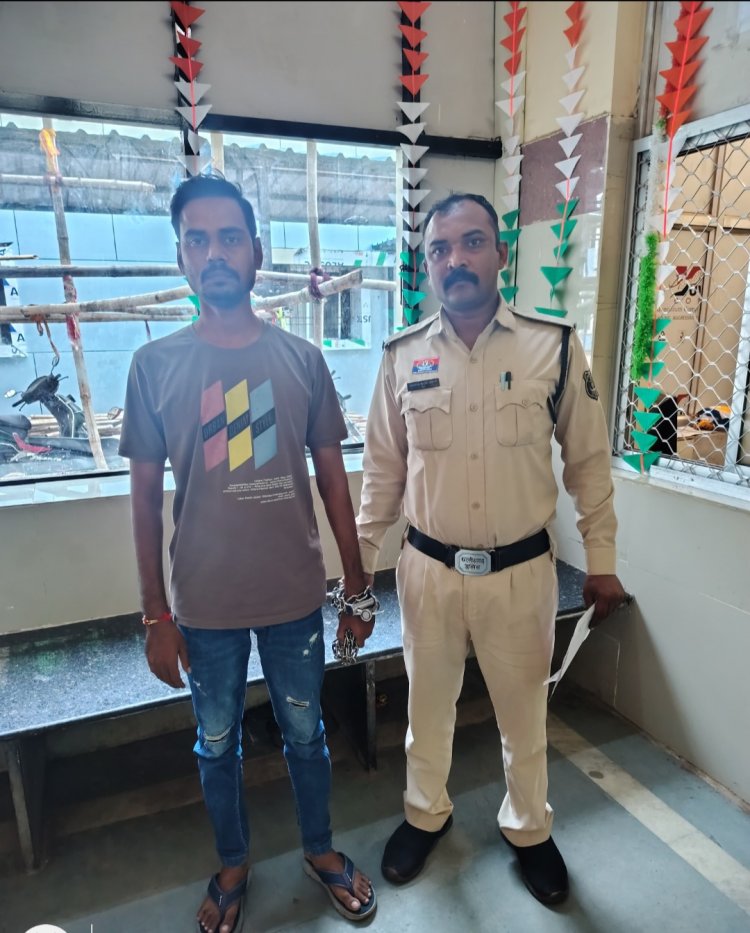 भिलाई 3 में सट्टा अड्डे पर पुलिस की दबिश, 45 हजार नकद समेत आरोपी गिरफ्तार