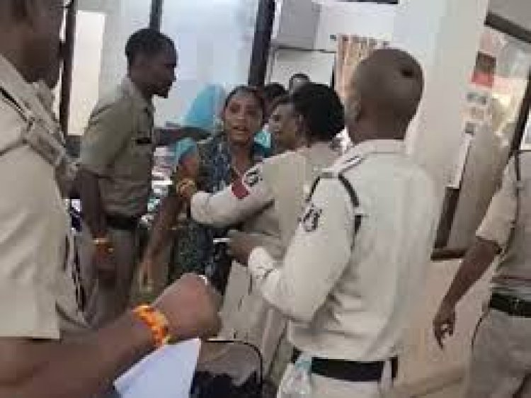 पति की गिरफ्तारी होने पर पत्नी ने पुलिस को डराया, थाने अंदर सुसाइड की कोशिश की