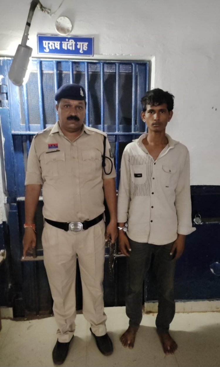 दुर्ग पुलिस की कार्यवाही : जैन मंदिर रोड से चाकू लहराते आरोपी को पकड़ा