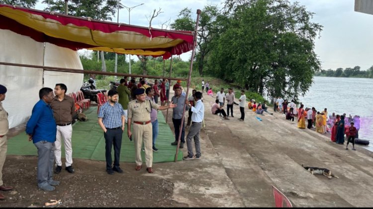 कलेक्टर एवं एसपी ने किया विसर्जन स्थल का निरीक्षण सुरक्षा व व्यवस्थाओं का लिया जायजा