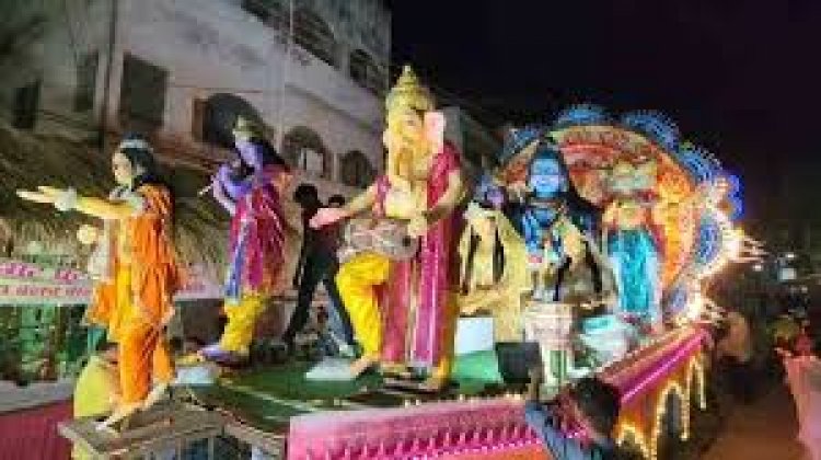 राजनांदगांव में गणेश विसर्जन की धूम, 35 से अधिक झांकियों को देखने उमड़ा जनसैलाब